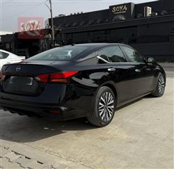 نيسان ألتيما